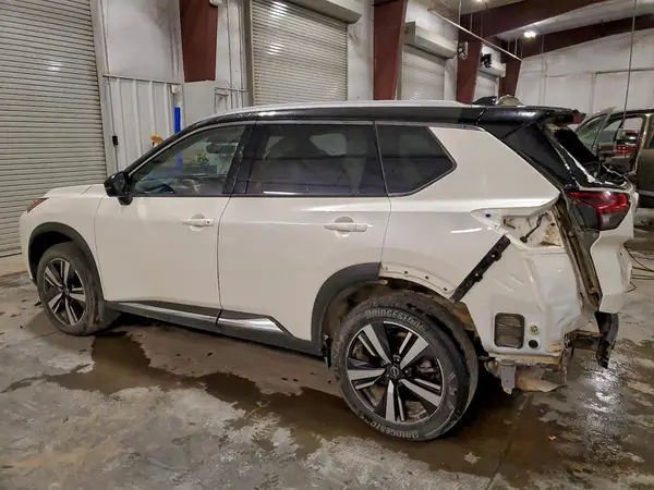 JN8BT3DD0NW272541 2022 NISSAN ROGUE - Image 2