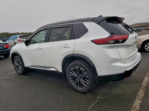 JN8BT3DD0RW453063 2024 NISSAN ROGUE - Image 2