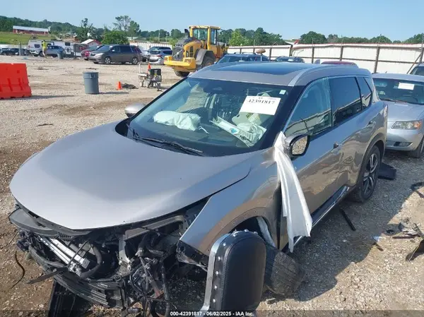 JN8BT3DD1PW310068 2023 NISSAN ROGUE - Image 2