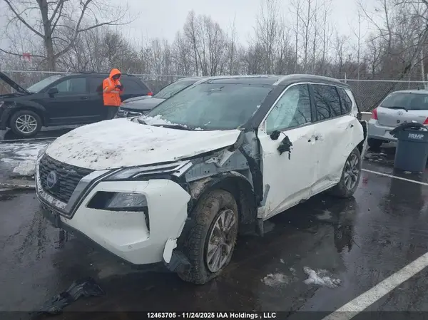 JN8BT3DD1PW318560 2023 NISSAN ROGUE - Image 2