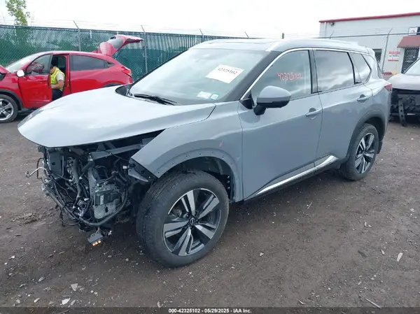 JN8BT3DD5PW300689 2023 NISSAN ROGUE - Image 2