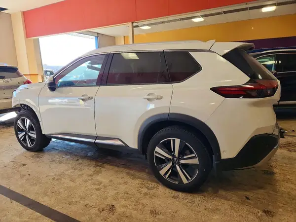 JN8BT3DD6NW276223 2022 NISSAN ROGUE - Image 2
