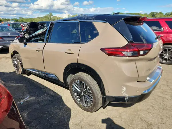 JN8BT3DD8RW250373 2024 NISSAN ROGUE - Image 2