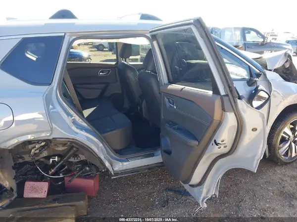 JN8BT3DDXPW305600 2023 NISSAN ROGUE - Image 8