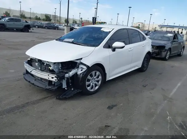 JTDB4MEE0PJ007575 2023 TOYOTA COROLLA - Image 2