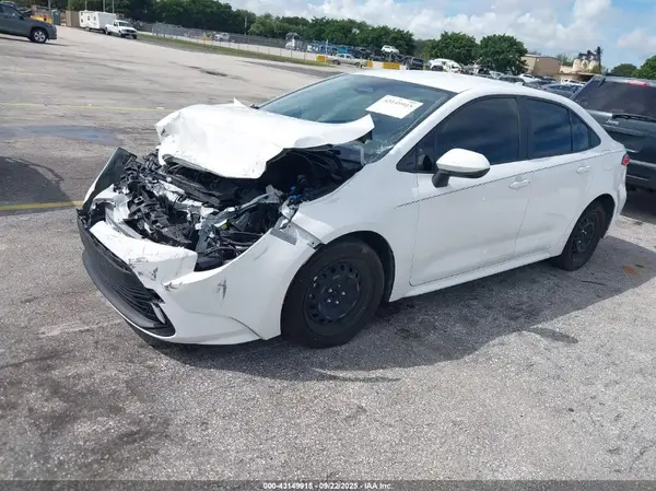 JTDB4MEE0PJ008189 2023 TOYOTA COROLLA - Image 2