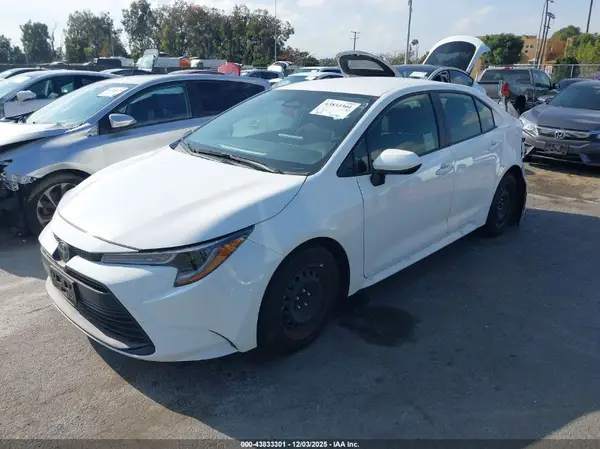 JTDB4MEE0R3020706 2024 TOYOTA COROLLA - Image 2