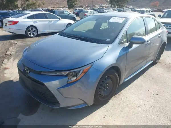 JTDB4MEE0R3020897 2024 TOYOTA COROLLA - Image 2
