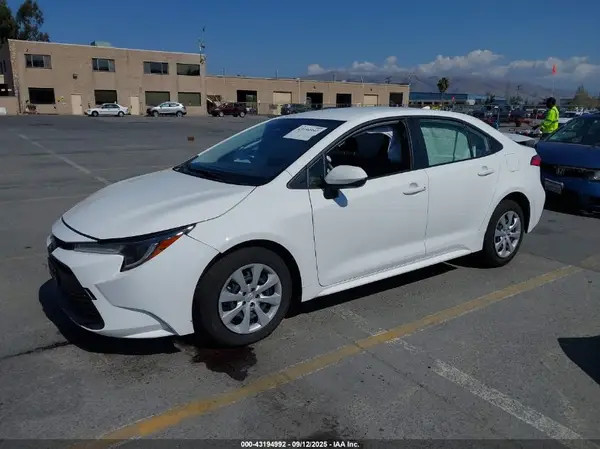 JTDB4MEE1PJ011313 2023 TOYOTA COROLLA - Image 2