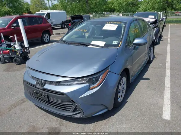 JTDB4MEE2R3019220 2024 TOYOTA COROLLA - Image 2