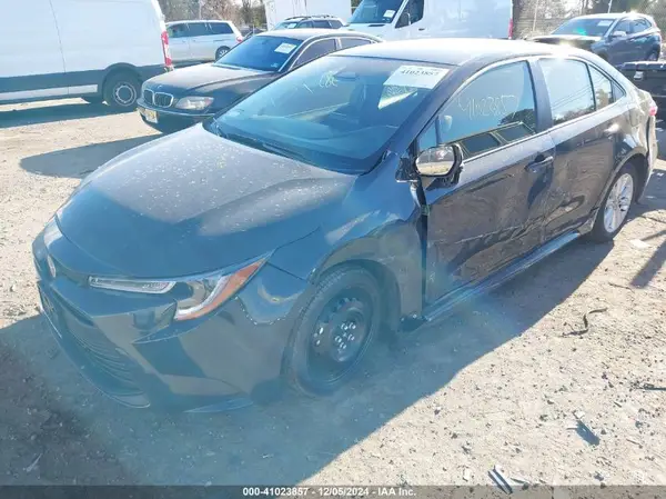JTDB4MEE2R3021436 2024 TOYOTA COROLLA - Image 2