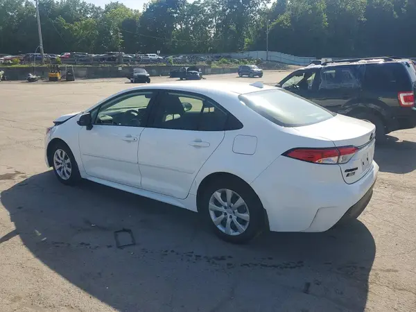 JTDB4MEE2R3022764 2024 TOYOTA COROLLA - Image 2