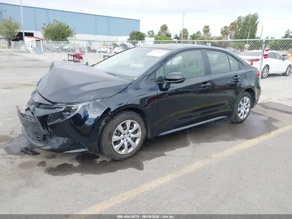JTDB4MEE3T3033702 2026 TOYOTA COROLLA - Image 2
