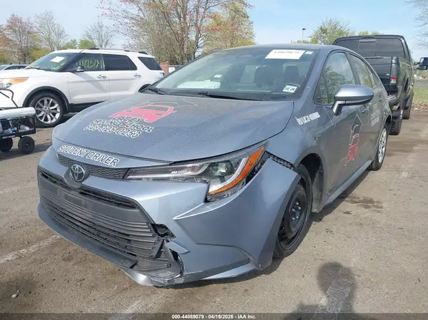 JTDB4MEE4R3017632 2024 TOYOTA COROLLA - Image 2
