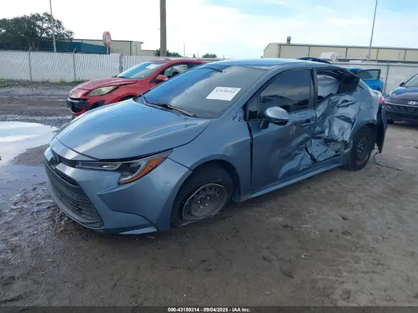 JTDB4MEE5PJ000962 2023 TOYOTA COROLLA - Image 2