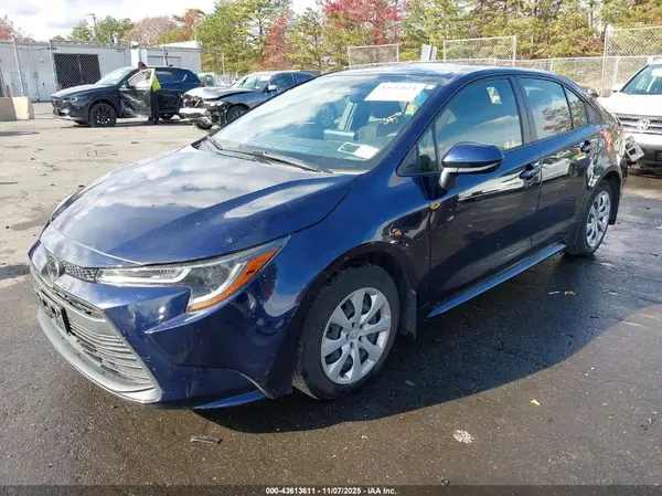 JTDB4MEE5PJ001819 2023 TOYOTA COROLLA - Image 2