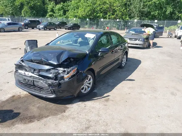 JTDB4MEE6R3022749 2024 TOYOTA COROLLA - Image 2