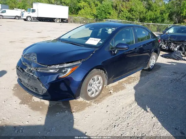 JTDB4MEE7PJ006214 2023 TOYOTA COROLLA - Image 2