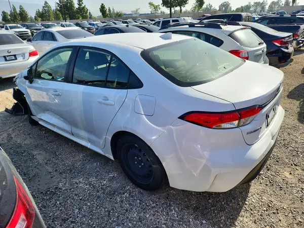 JTDB4MEE7PJ011137 2023 TOYOTA COROLLA - Image 2