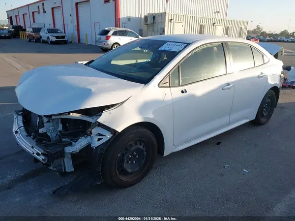 JTDB4MEE7PJ011476 2023 TOYOTA COROLLA - Image 2