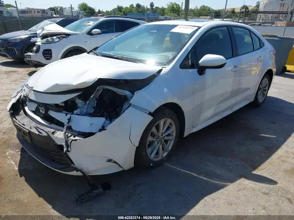 JTDB4MEEXR3024245 2024 TOYOTA COROLLA - Image 2