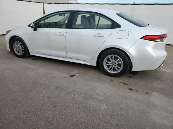 JTDBBMBE3N3501795 2022 TOYOTA COROLLA - Image 2