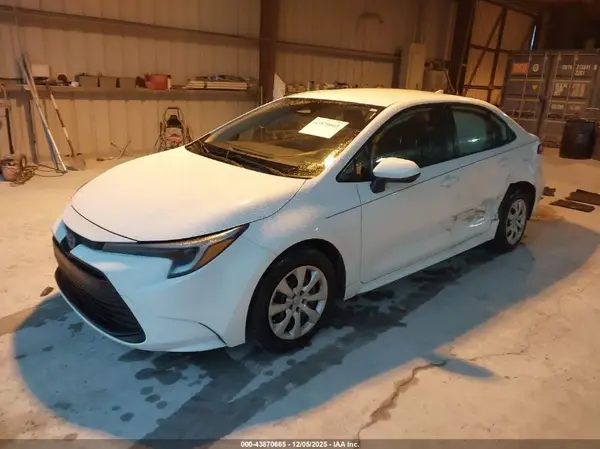 JTDBCMFE0PJ008422 2023 TOYOTA COROLLA - Image 2