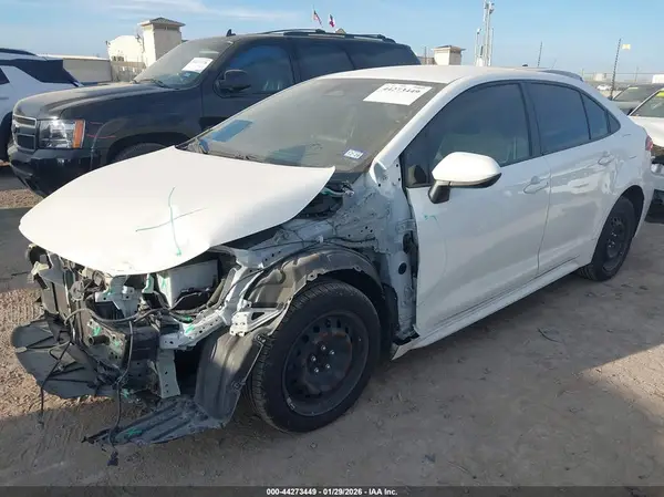 JTDBCMFE0R3038446 2024 TOYOTA COROLLA - Image 2