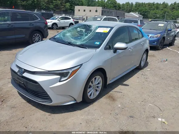 JTDBCMFE0R3039693 2024 TOYOTA COROLLA - Image 2