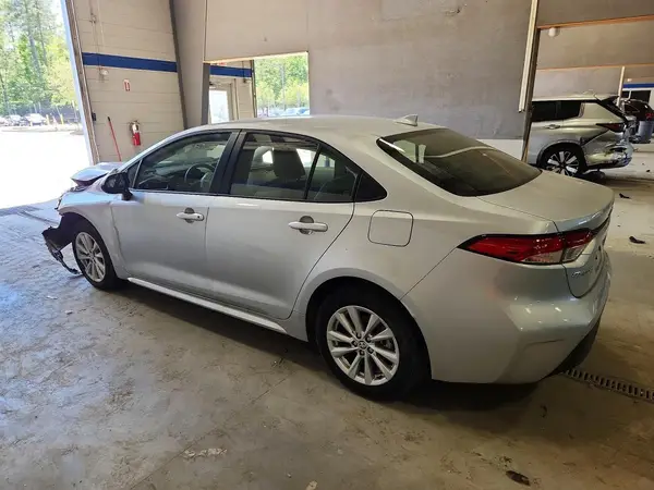 JTDBCMFE0S3094876 2025 TOYOTA COROLLA - Image 2
