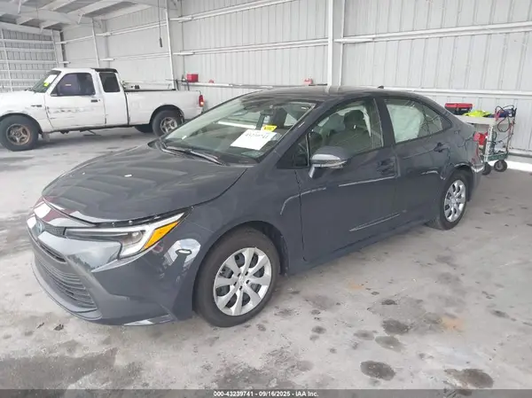 JTDBCMFE0S3096899 2025 TOYOTA COROLLA - Image 2
