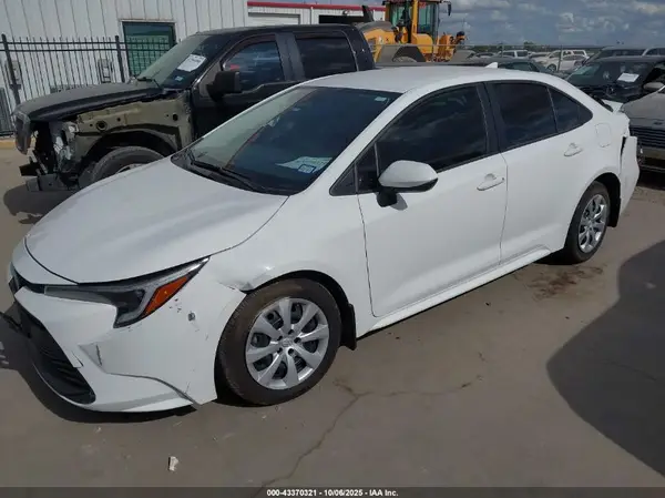 JTDBCMFE0SJ044006 2025 TOYOTA COROLLA - Image 2