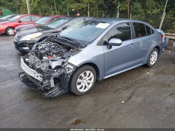 JTDBCMFE1R3029013 2024 TOYOTA COROLLA - Image 2