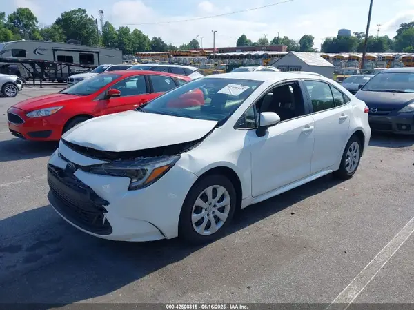 JTDBCMFE1R3038410 2024 TOYOTA COROLLA - Image 2