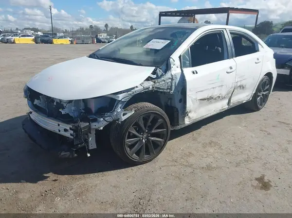 JTDBCMFE1R3039668 2024 TOYOTA COROLLA - Image 2