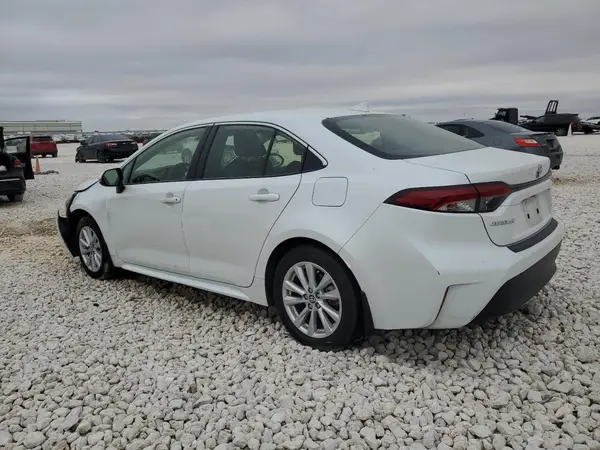 JTDBCMFE1R3042229 2024 TOYOTA COROLLA - Image 2