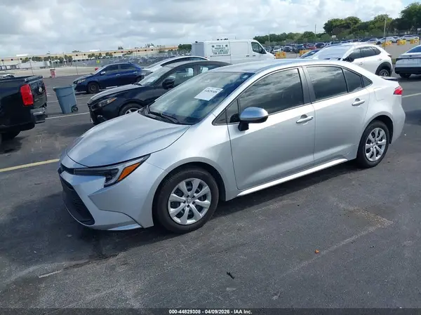 JTDBCMFE1R3042425 2024 TOYOTA COROLLA - Image 2