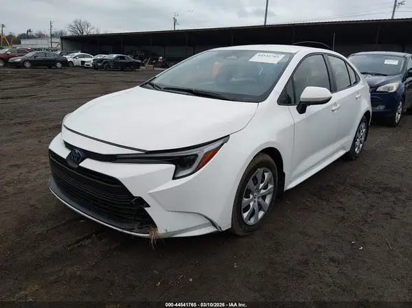 JTDBCMFE1R3046099 2024 TOYOTA COROLLA - Image 2