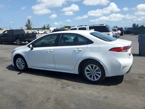 JTDBCMFE1R3048810 2024 TOYOTA COROLLA - Image 2