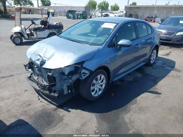 JTDBCMFE1R3057894 2024 TOYOTA COROLLA - Image 2