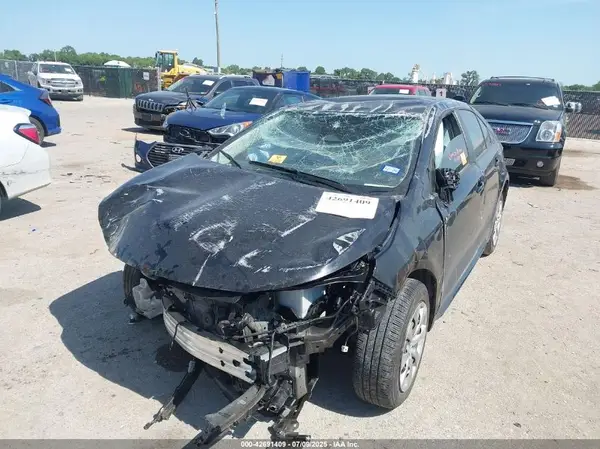 JTDBCMFE1S3075642 2025 TOYOTA COROLLA - Image 2