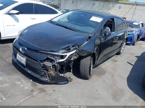 JTDBCMFE1S3077469 2025 TOYOTA COROLLA - Image 2