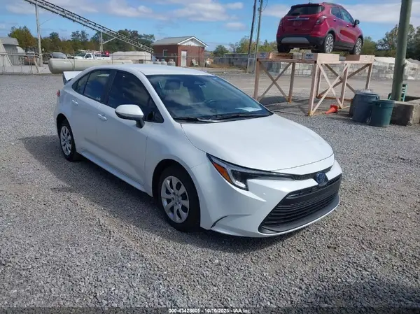 JTDBCMFE1S3084499 2025 TOYOTA COROLLA - Image 1