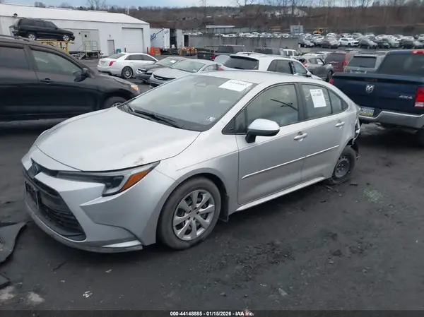JTDBCMFE1SJ039431 2025 TOYOTA COROLLA - Image 2