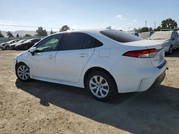 JTDBCMFE2PJ007904 2023 TOYOTA COROLLA - Image 2