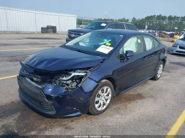 JTDBCMFE2PJ015338 2023 TOYOTA COROLLA - Image 2