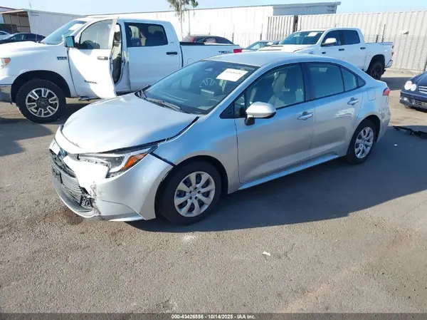 JTDBCMFE2R3039632 2024 TOYOTA COROLLA - Image 2