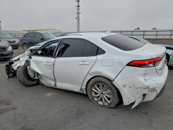 JTDBCMFE2R3045110 2024 TOYOTA COROLLA - Image 2