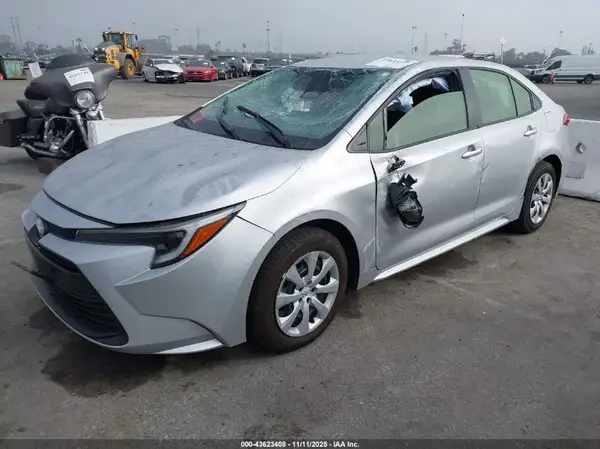 JTDBCMFE2R3050484 2024 TOYOTA COROLLA - Image 2