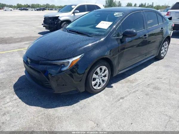 JTDBCMFE2R3060951 2024 TOYOTA COROLLA - Image 2